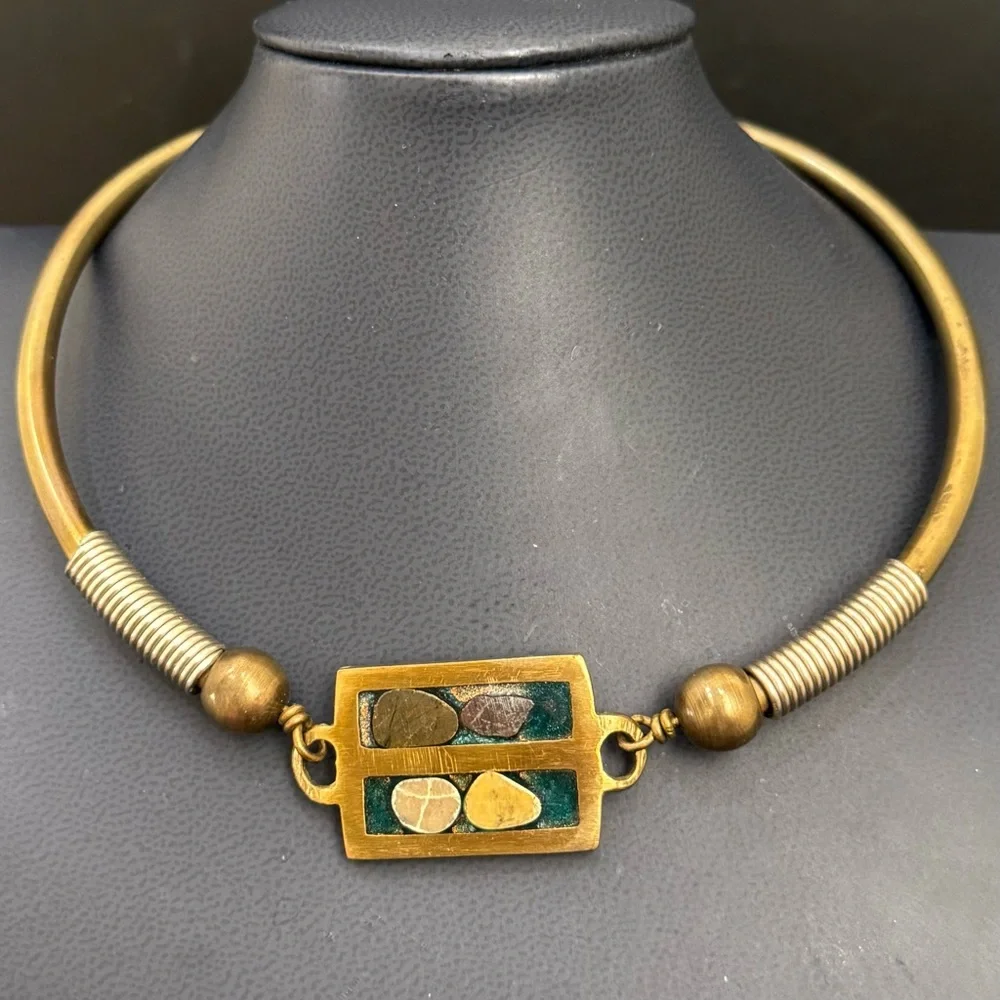 Vintage Brutalist Modernist Stone Inlay Brass Collar Choker Necklace - Picture 4 of 12